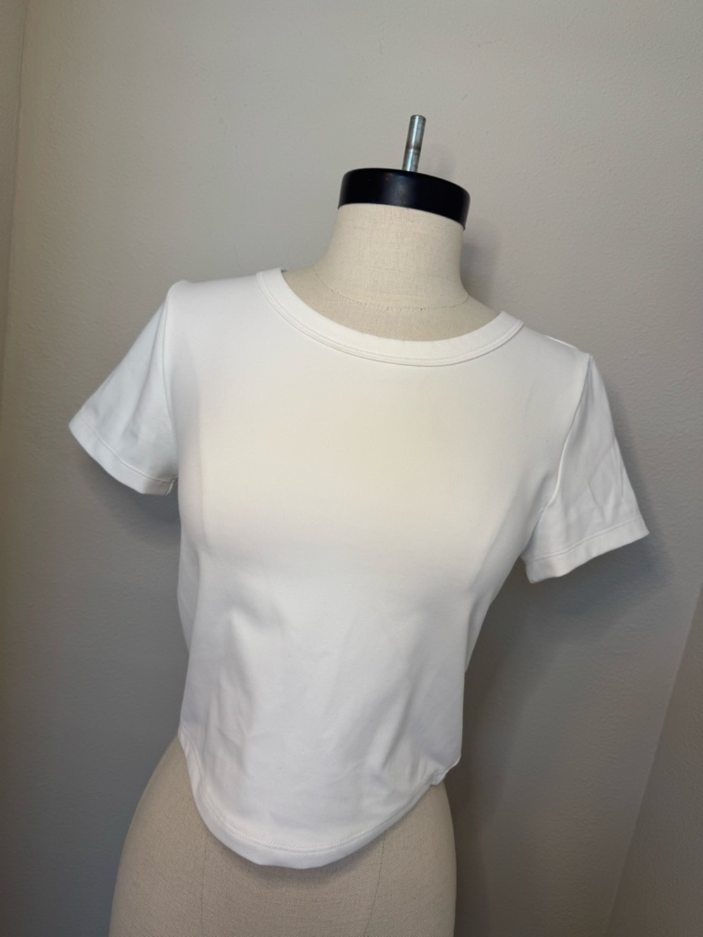 Nike White Short Sleeve Crop Tee - Picture 2 of 7